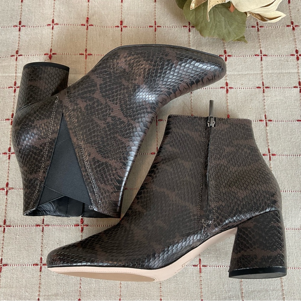 27 Edit Naturalizer “Porsia” Brown Snakeskin Leather Ankle Boots Size 9.5 Bootie - Picture 5 of 7